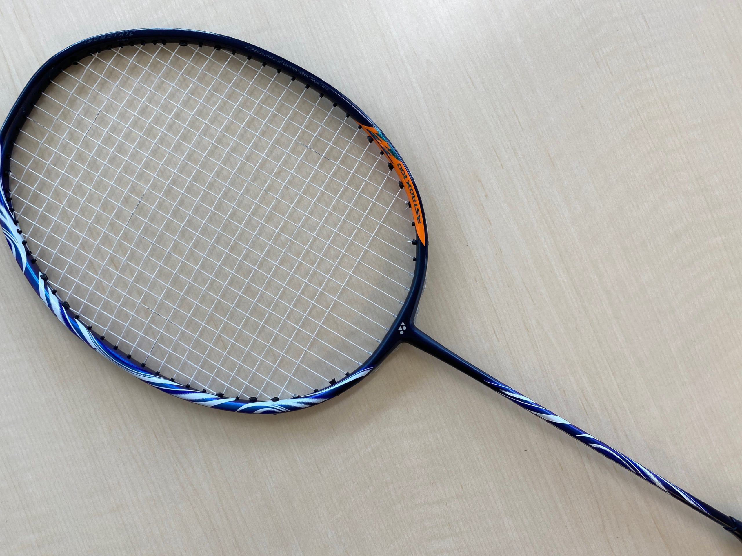 ヨネックス-アストロクス100ZZ【ASTROX100ZZ】バドミントンラケットのスペック【特徴】