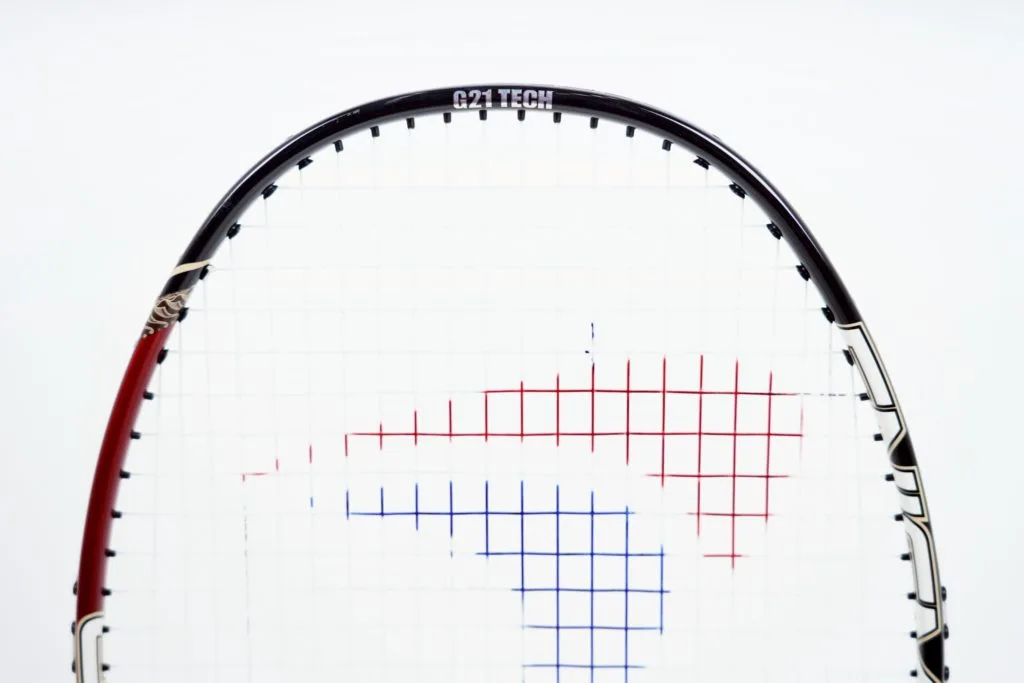 実打レビュー】Enigma900 V2バドミントンラケットについて【フライ